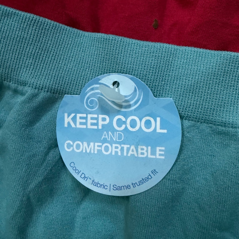 Bali Comfort Revolution Briefs 3 Pack Teal Red Seamless Microfiber 803J Size 6/7 - Picture 5 of 6
